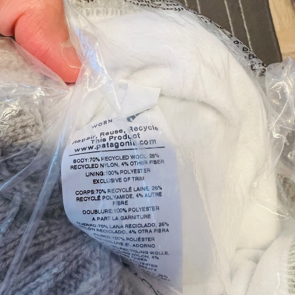 Patagonia - Women's Cable Beanie, Drifter Grey Colour, Brand New! - Picture 3 of 3